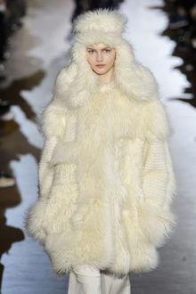 Pour sa collection hiver 2015, Stella McCartney a misé sur des looks Fur Free Fur. 