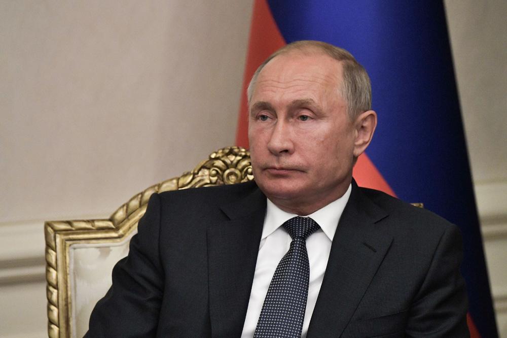 Poutine et Zelensky: deux présidents si différents