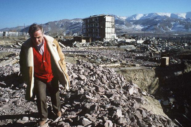 Aznavour en Arménie en 1989
