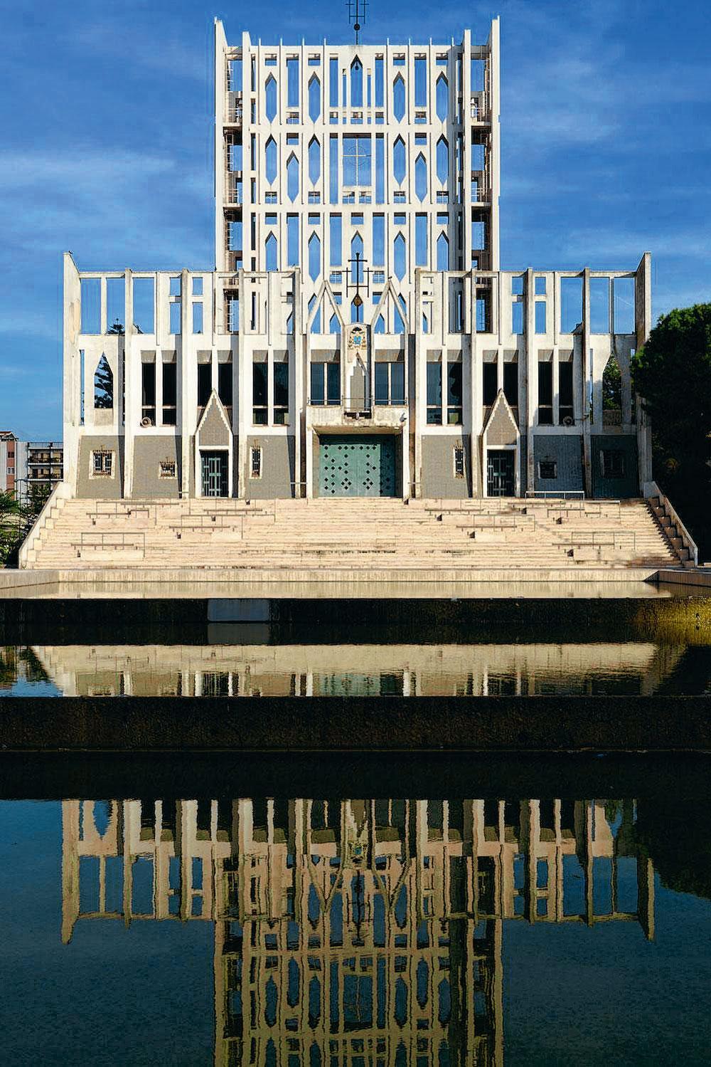 Cathédrale de Tarente, 1964-1970.