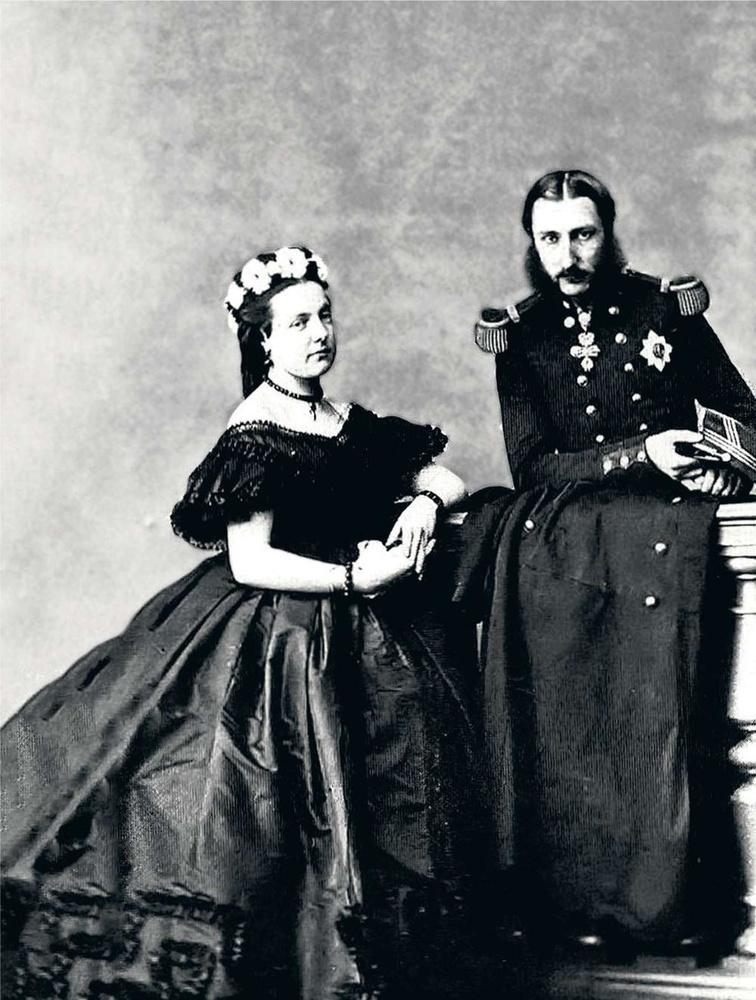 Marie-Henriette et Léopold se marient sans amour, en 1853.