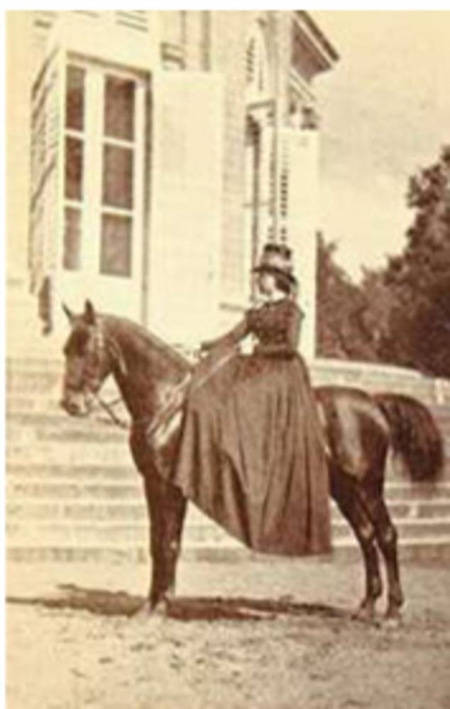 La reine, passionnée d'équitation, s'occupe elle-même des vingtdeux chevaux des écuries de Laeken.