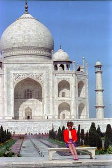 Diana, devant le Taj Mahal. Photo prise en février 1992 