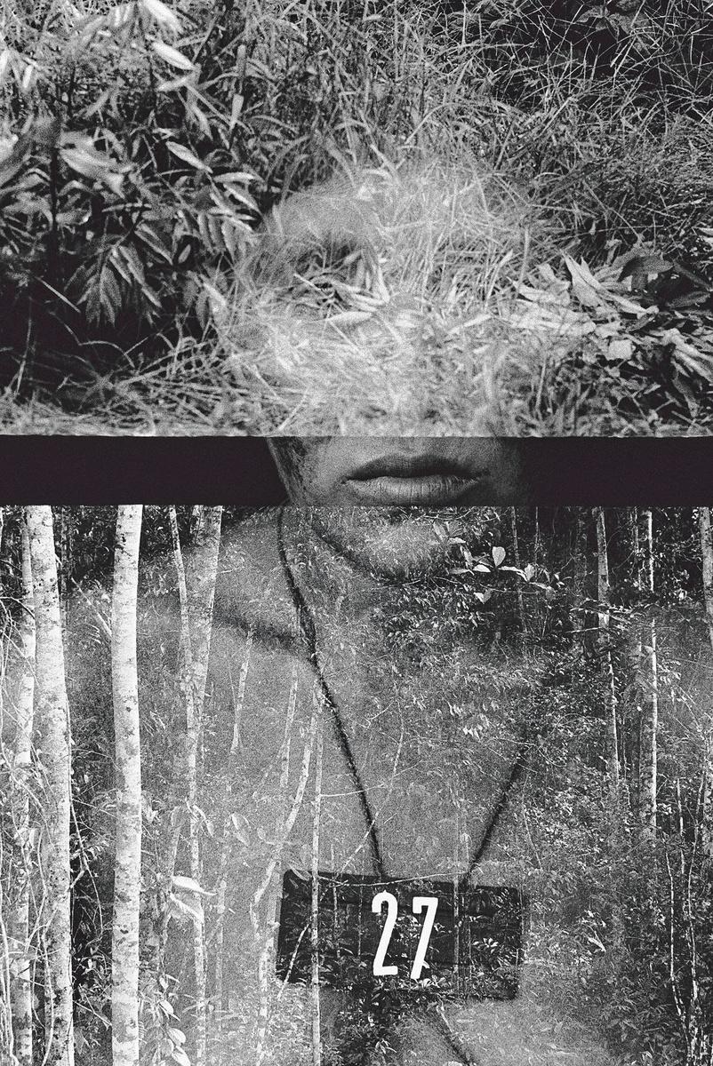 Marcados est peut-être la série la plus marquante de la photographe brésilienne. On y voit des Yanomami portant autour du cou un numéro servant à les identifier sur des fiches médicales, à l'occasion  d'une campagne de vaccination gouvernementale. L'analogie  avec l'identification dans les camps de la mort fait frémir.