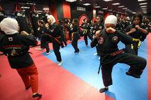 L'art martial hawaïen du kajukenbo, l'arme secrète des Koweïtiennes contre les agressions
