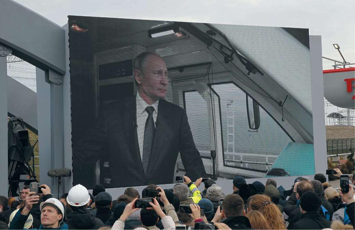 23 décembre 2019, Vladimir Poutine inaugure une nouvelle ligne de train entre la Russie et la Crimée.