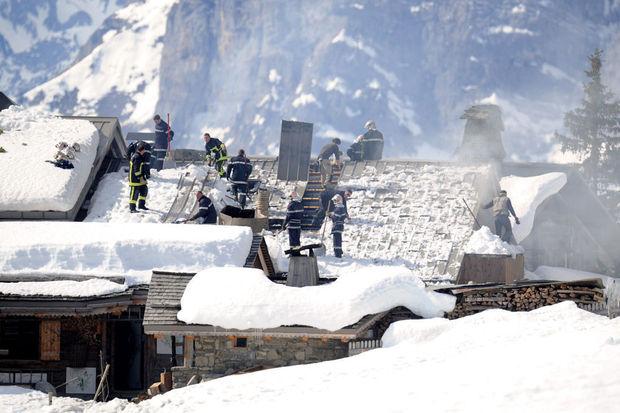 L'auberge du chef Marc Veyrat, à Veyrier-du-Lac en Haute-Savoie, ravagée par les flammes