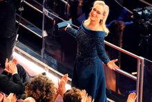En 2017, pour la grande cérémonie des Oscars, Meryl Streep ne sera finalement pas habillé en Chanel, la maison et karl Lagerfeld ayant refuser de payer pour qu'elle enfile leur robe de gala, une pratique courante pour ce genre de raout. A noter que les actrices reçoivent déjà en cadeau de la part des maisons, les robes qu'elles portent sur le tapis rouge. 