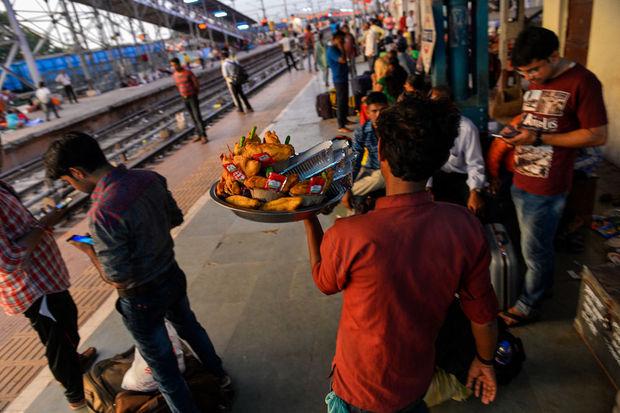 Se faire livrer son repas dans le train, rien de plus facile... en Inde