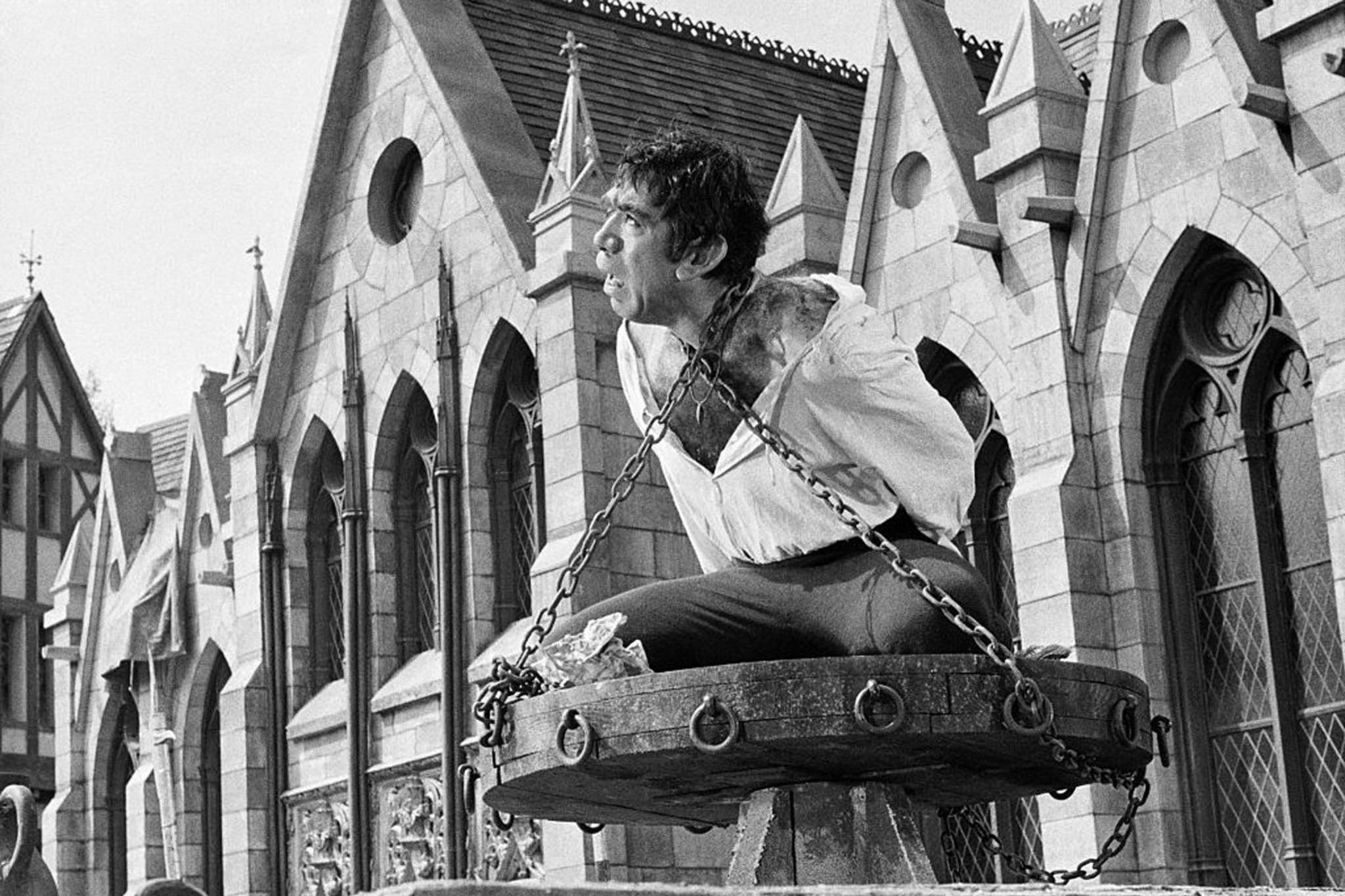 Anthony Quinn dans le Notre Dame de Paris de Jean Delannoy