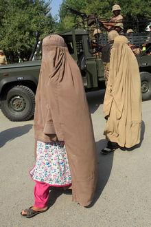 Adeptes de la burqa, le 2 septembre 2016, à Khyber près de Peshawar