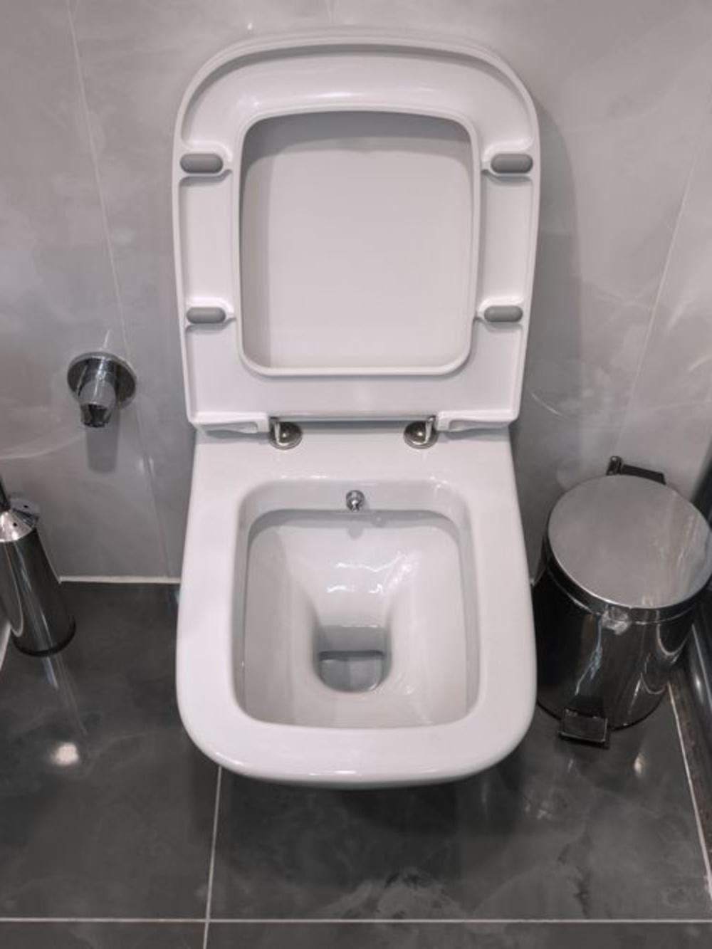 La perspective de vous asseoir sur une lunette de toilettes sur laquelle des inconnus se sont déjà assis vous est insupportable ?