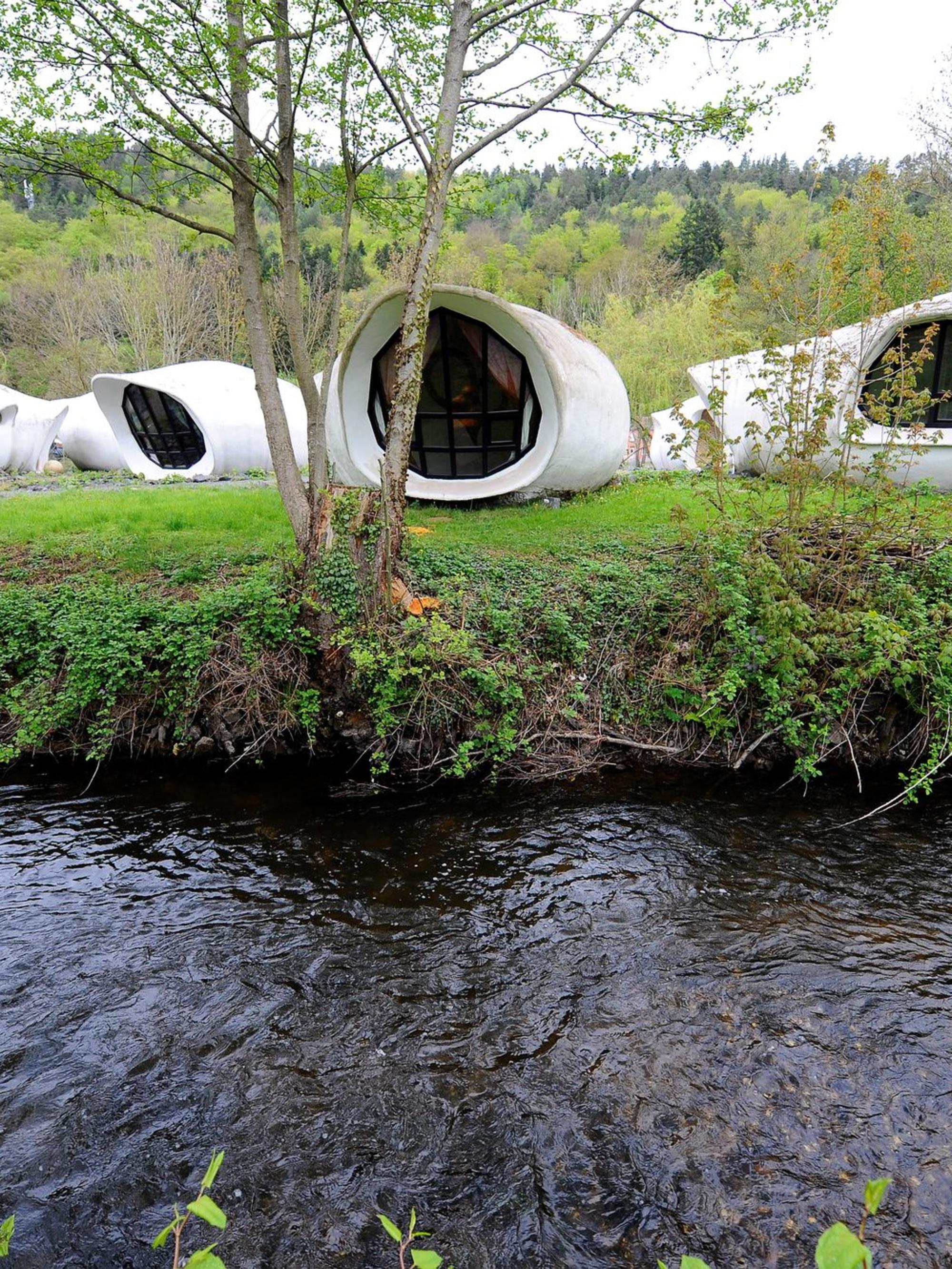 En images: les célèbres maisons-bulles de l'architecte Pascal Häusermann mises en vente