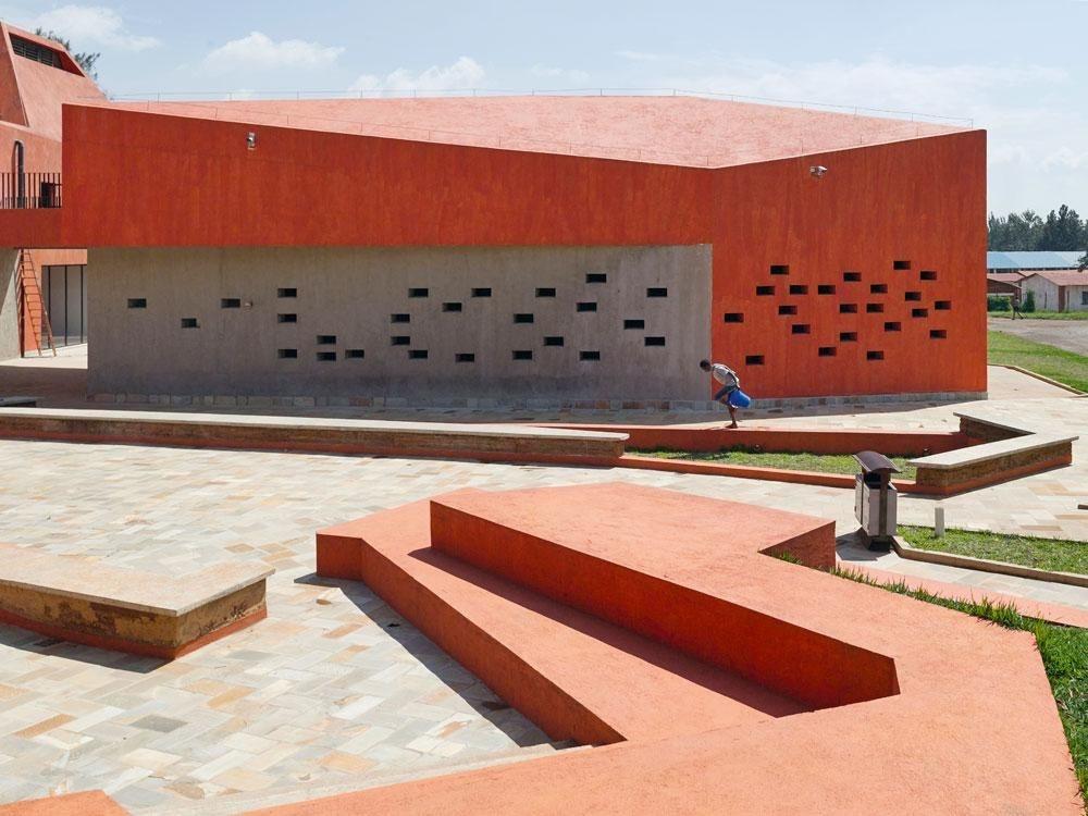 Immersion dans la nouvelle école d'architecture de Kigali