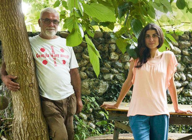Kakha Berishvili et sa fille Keti produisent en qvevri des vins biologiques et naturels.
