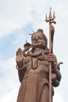 Statue de Shiva, à Grand Bassin. 