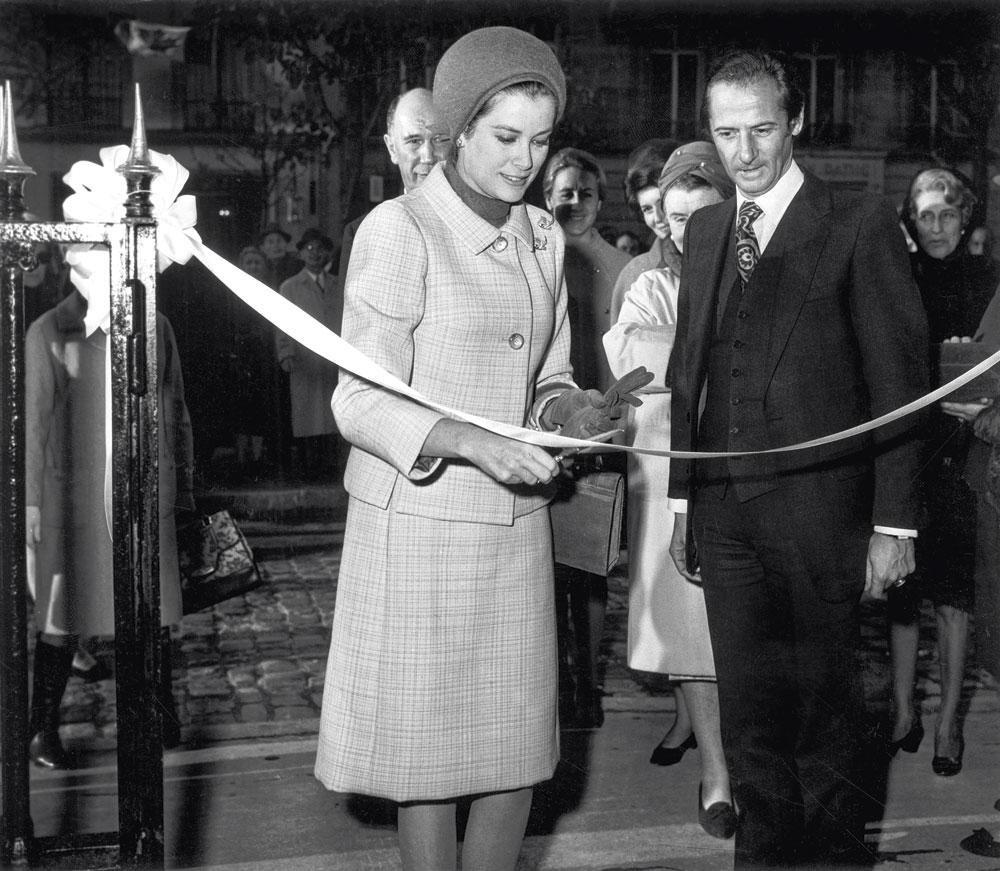 Lors de l'inauguration de la boutique Baby Dior, à Paris, 1967.