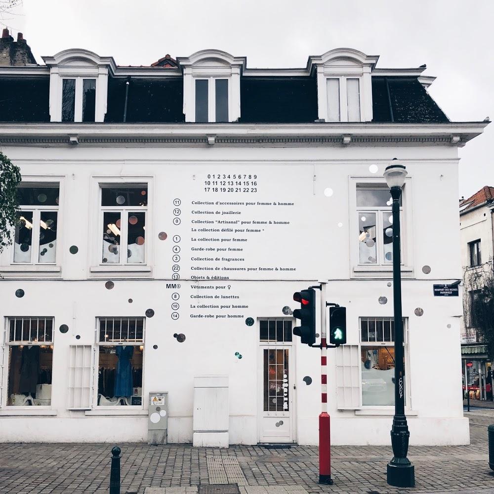 Avant d'être une boutique de luxe, la maison accueillait un magasin de musique.