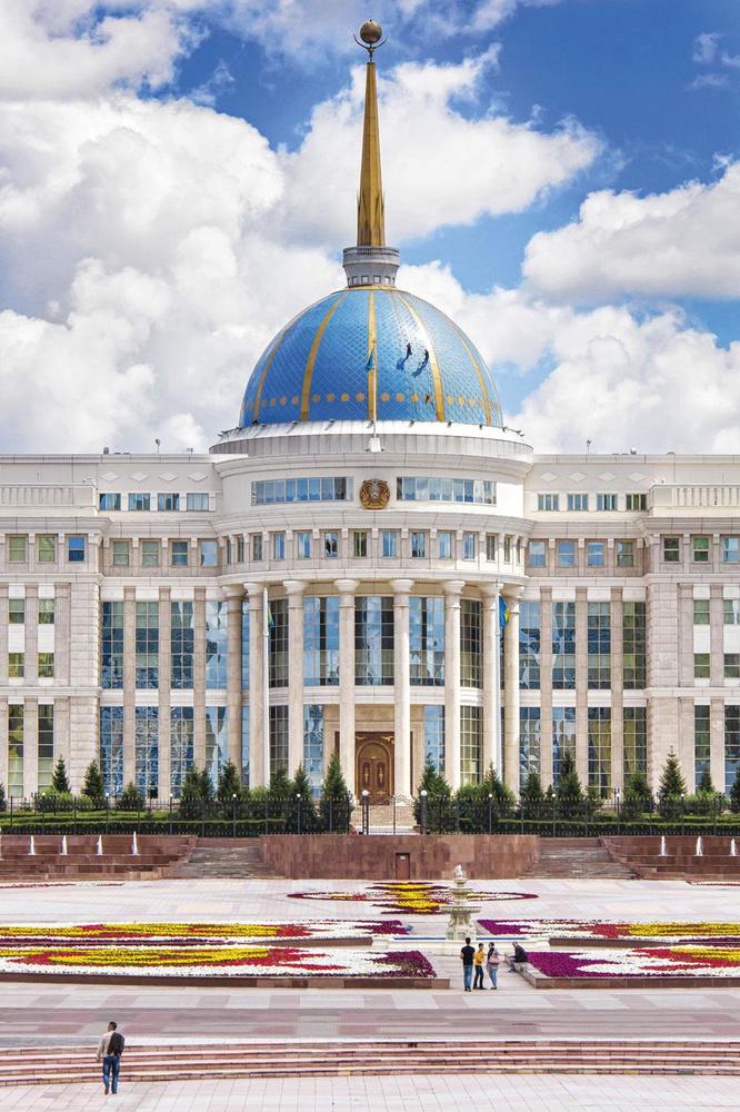 Le palais présidentiel, dont les sols sont recouverts de vingt-et-une sortes de marbre.