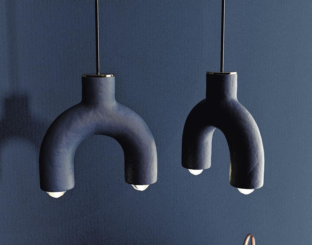 Deux suspensions en céramique Fork, inspirées d'une fourche portugaise.