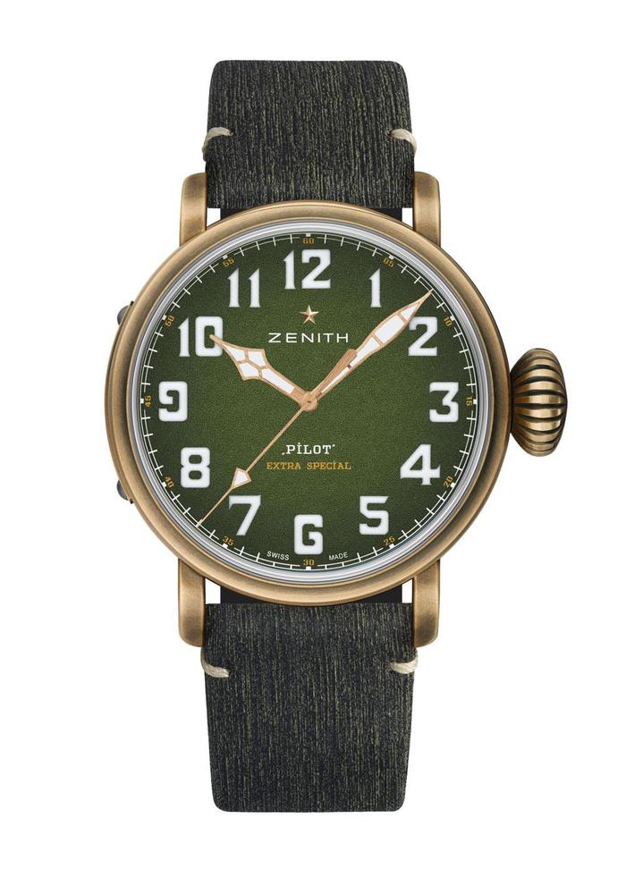 Montre automatique Pilot Type 20 Adventure, en bronze, avec bracelet en cuir de veau, Zenith, 7 300 euros.
