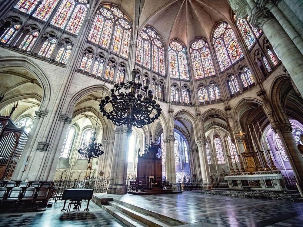 La fascinante cathédrale Saint-Pierre-et-Saint-Paul, à Troyes: tout l'art du vitrail.