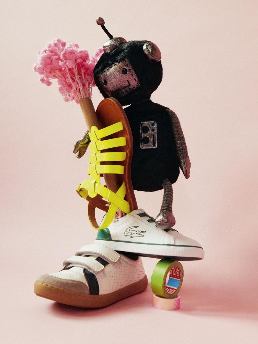 Sandale en cuir verni, Pom d'Api. Sneaker, Lacoste @ Zalando. Sneaker, Shoo Pom @ La Redoute. Peluche robot, Jelly Cat.