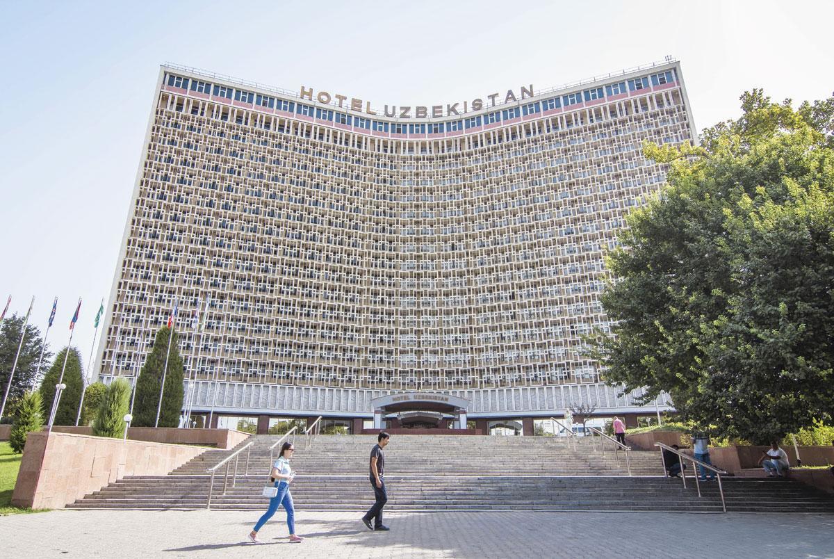L'hôtel Uzbekistan, bel exemple du Brutalisme soviétique.