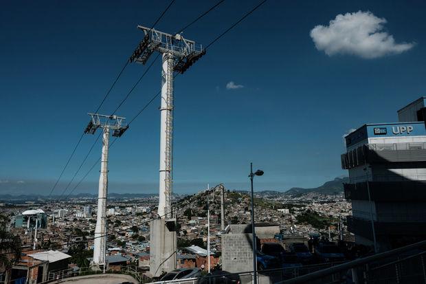 Le téléphérique d'une des favelas de Rio ne mène plus nulle part...