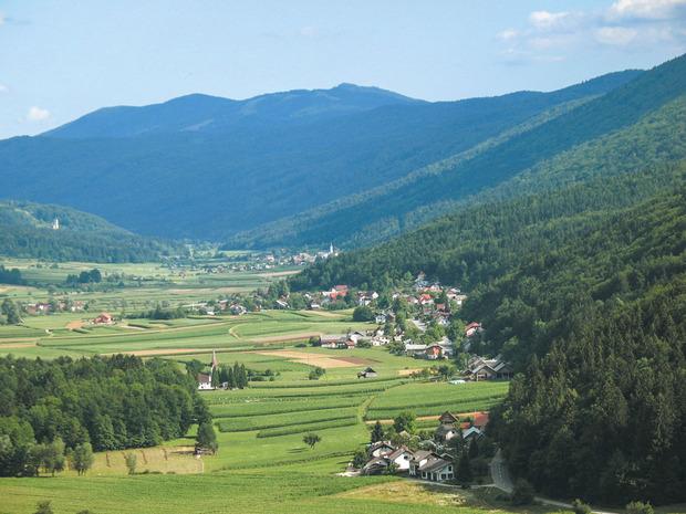 Dans le sud-est, les forêts de Kocevje couvrent 78 % du paysage.