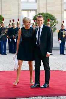 Brigitte Trogneux et Emmanuel Macron : un couple atypique et un mélange vie privée - vie publique assumé.