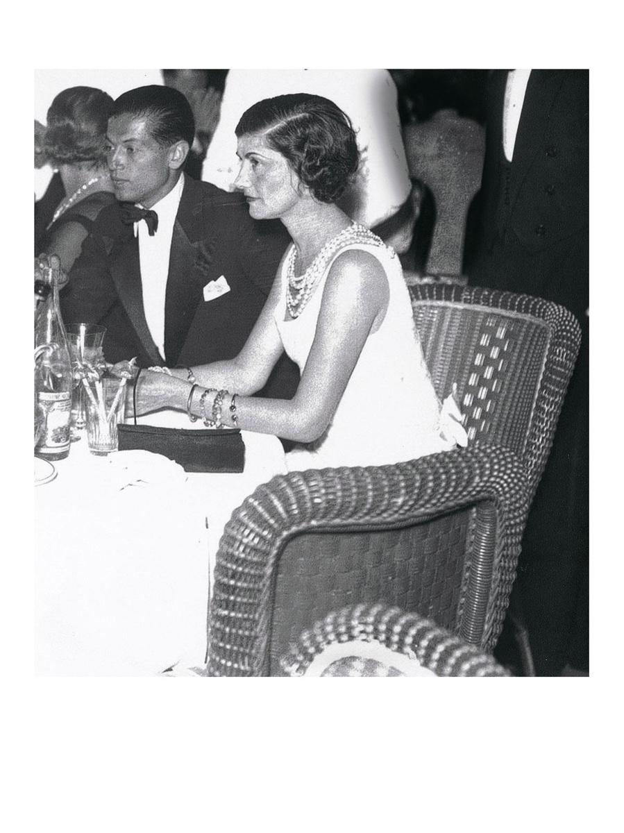En 1933, Gabrielle Chanel et son ami chorégraphe et danseur Serge Lifar, au Gala de Monte-Carlo.
