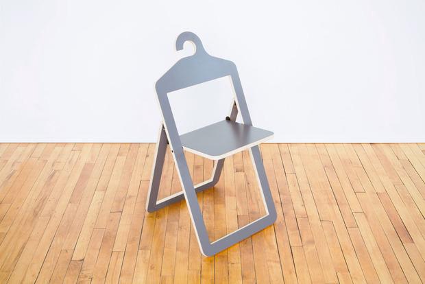 La chaise à pendre Shift. Une création originale de Philippe Malouin. 