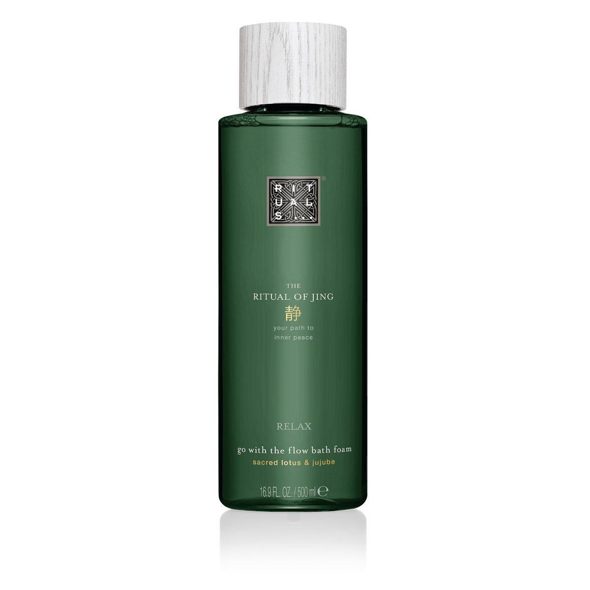 S'offrir des soins doudous: Bain moussant Go With the Flow, Relax - The Ritual of Jing, Rituals, 13,90 euros les 500 ml.