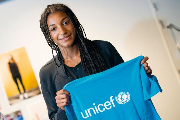 Nafissatou Thiam, aux côtés de l'Unicef pour soutenir l'éducation des enfants dans le monde entier. 