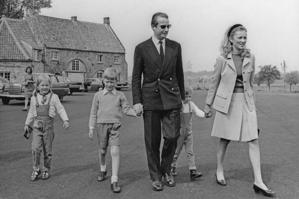 Albert, entouré de ses enfants Laurent, Philippe, Astrid et de son épouse Paola, en juin 1967