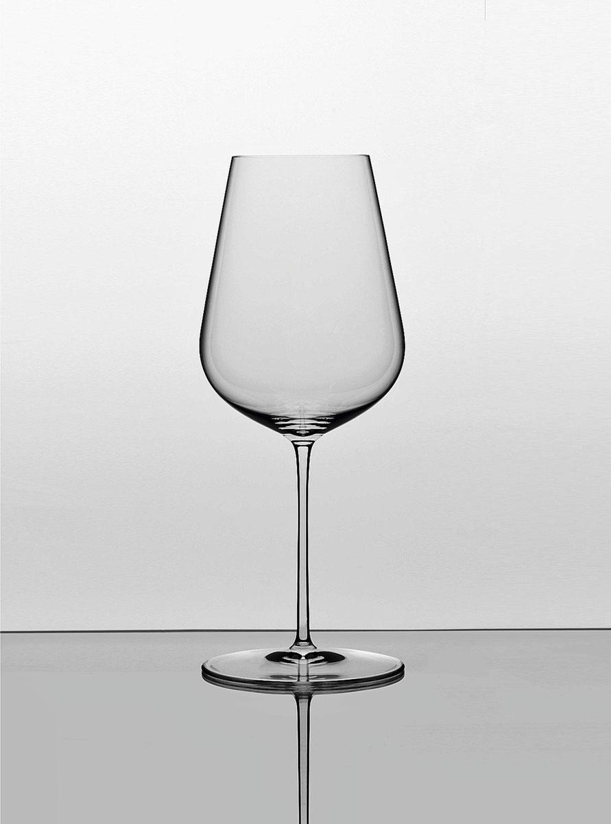 Le verre à vin universel de Jancis Robinson.
