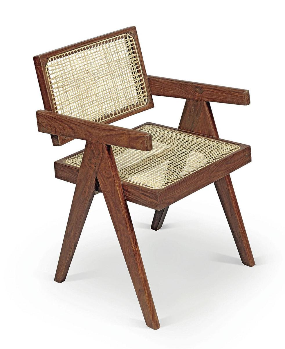 La chaise en sisso de Pierre Jeanneret.