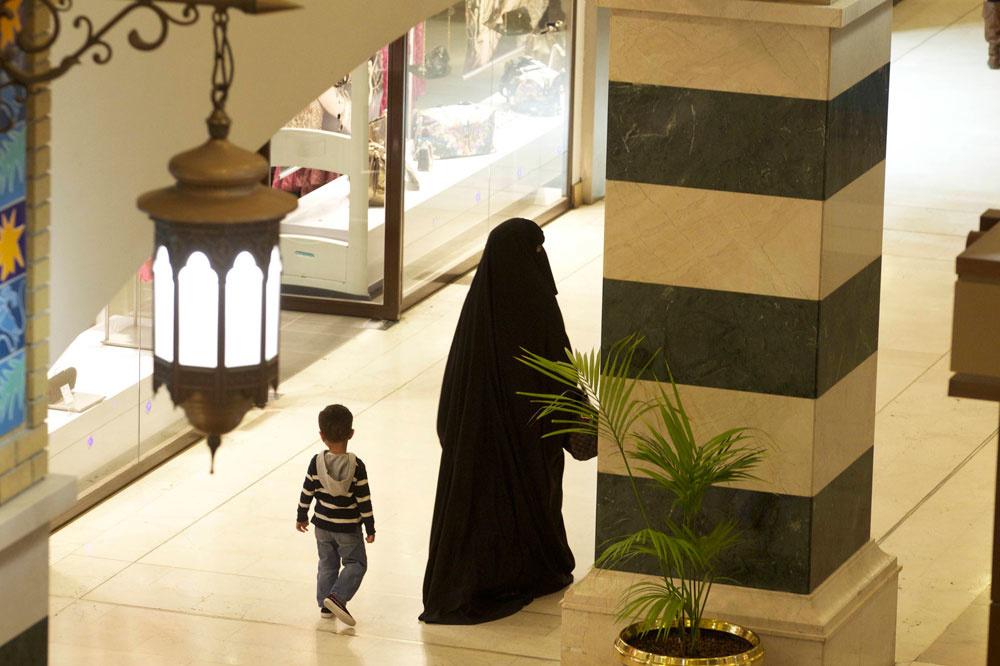 Saoudiennes: un passeport ne signifie pas liberté de mouvement