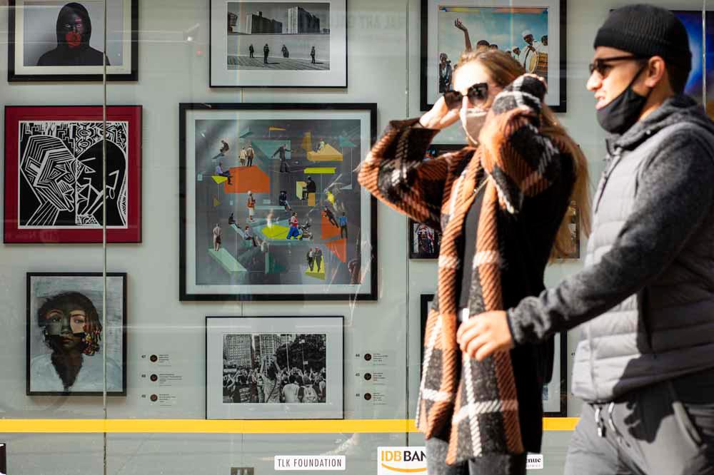 New York: de l'art dans les vitrines des magasins désertés