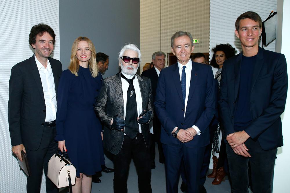 Antoine, Delphine, et Alexandre, les enfants de Bernard Arnault autour de Karl Lagerfeld