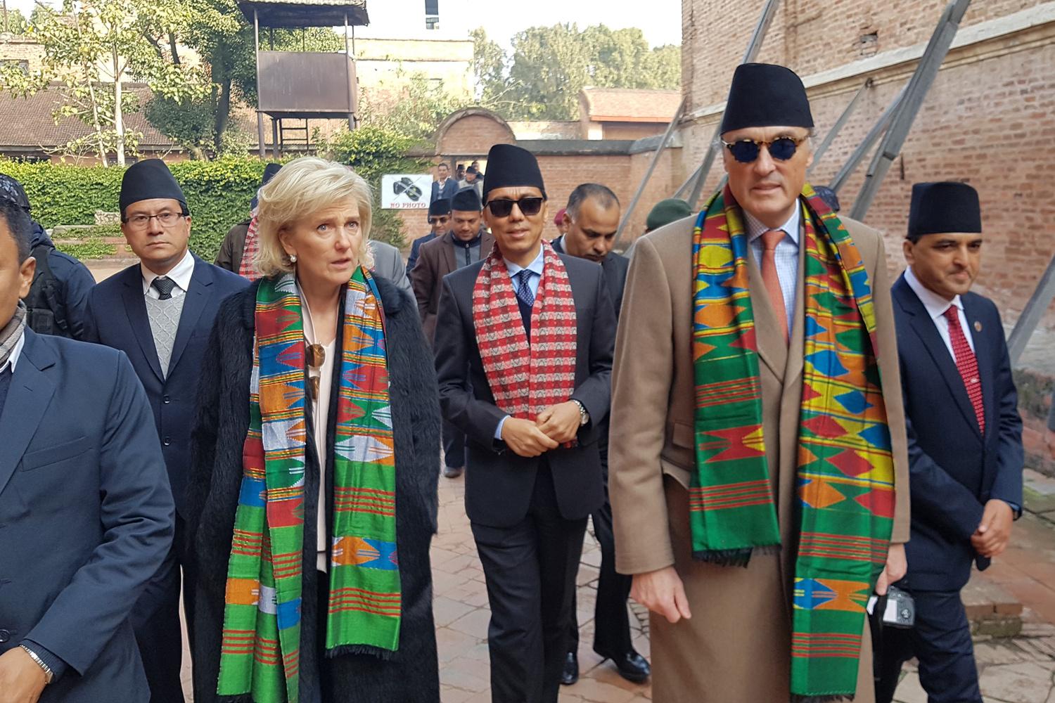 La princesse Astrid le le prince Lorenz de Belgique, à Bhaktapur au Népal, le 21 janvier 2020