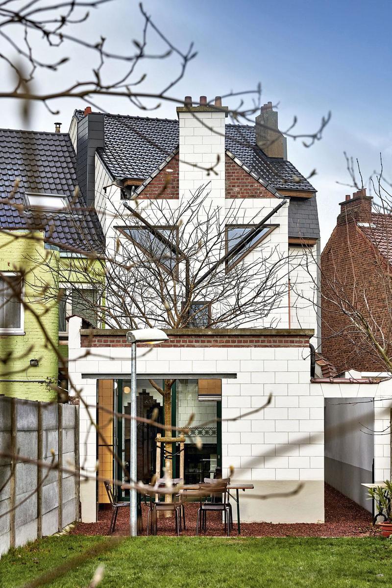 Éloge de la lenteur: à Enghien, la rénovation hors normes d'une maison mitoyenne