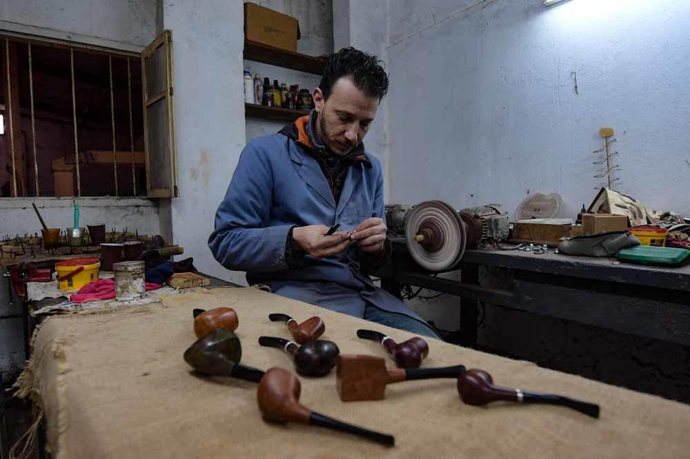 Tunisie: La bruyère de Tabarka, trésor de l'artisan pipier (en images)