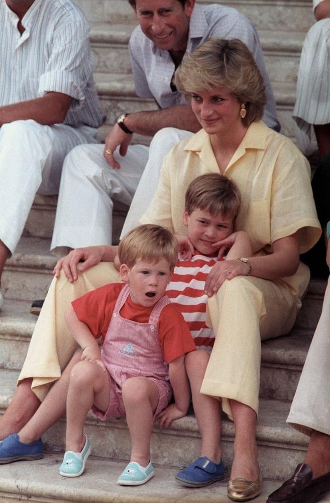Aout 1987 à Palma, Lady Diana, et ses fils, Harry et William