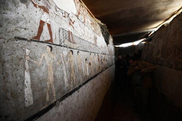 Découverte d'une tombe vieille de 4.400 ans au pied des Pyramides de Gizeh