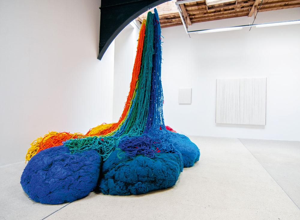 Sheila Hicks, pionnière de l'art textile au Centre Pompidou