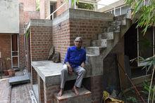Balkrishna Doshi, Pritzker Architecture Prize 2018, dans sa maison à Ahmedabad