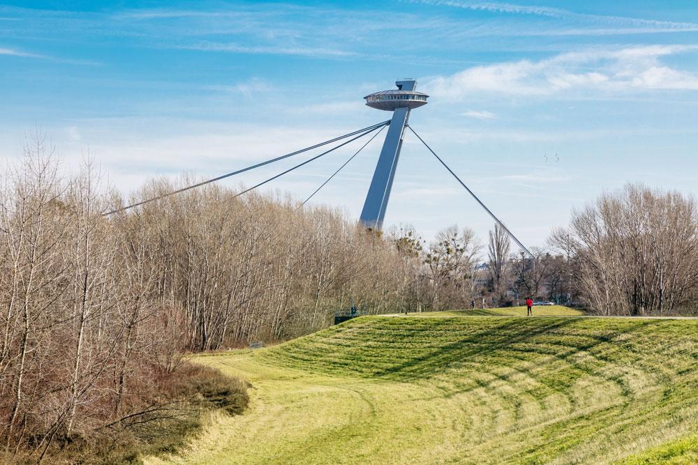 L'UFO, le restaurant perché au sommet de la tour éponyme, est probablement l'un des monuments les plus célèbres de Bratislava.