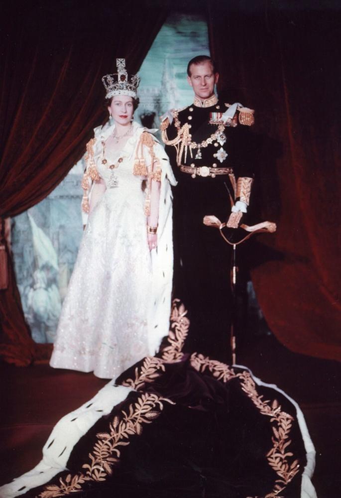 La mode selon la famille royale britannique, Lady Di au coeur du sujet